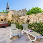 Villa Casa Mario-charming Stone House With Jacuzzi