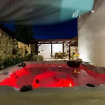 Casa Mario-charming Stone House With Jacuzzi Villa