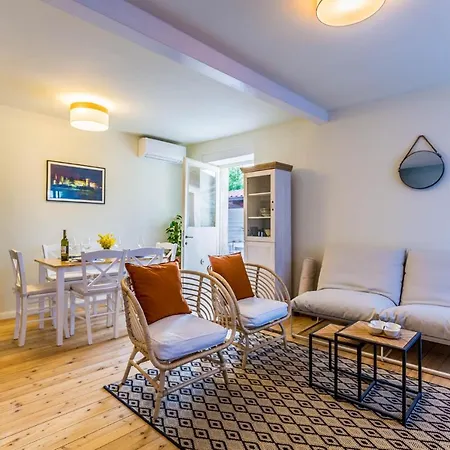 Villa Casa Mario-charming Stone House With Jacuzzi Svetvinčenat