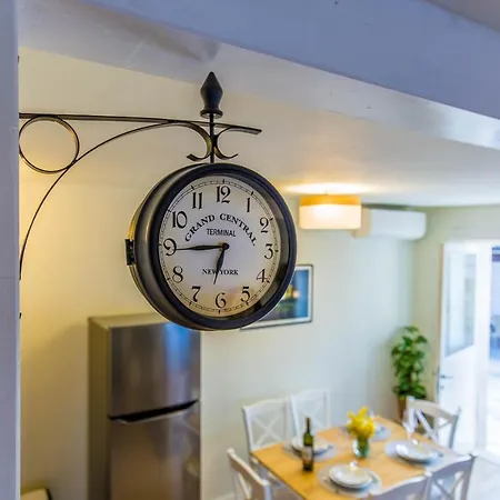 Casa Mario-charming Stone House With Jacuzzi