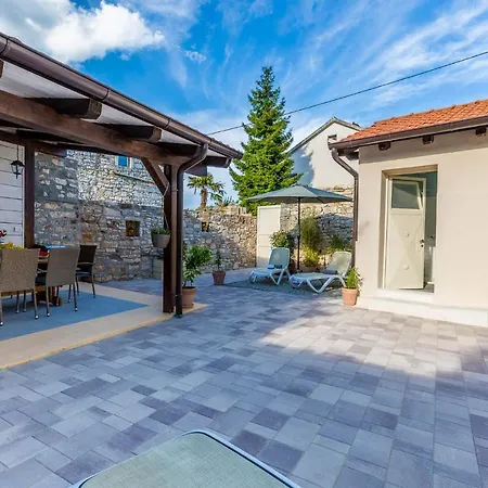 Casa Mario-charming Stone House With Jacuzzi Villa Svetvinčenat