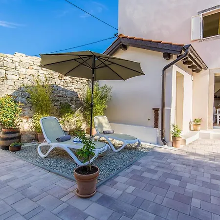 Casa Mario-charming Stone House With Jacuzzi Villa