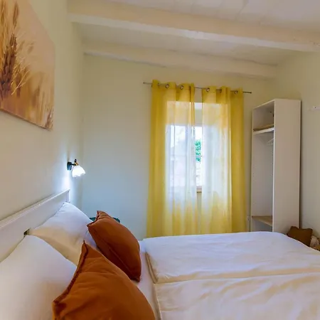 Casa Mario-charming Stone House With Jacuzzi Svetvinčenat