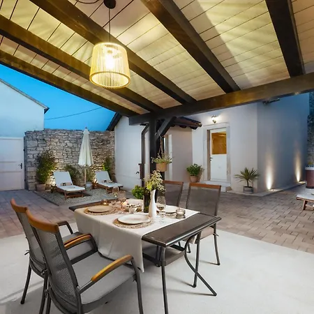 Casa Mario-charming Stone House With Jacuzzi Svetvinčenat