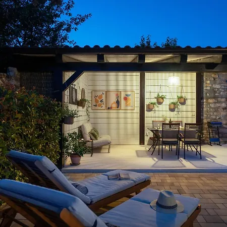 Villa Casa Mario-charming Stone House With Jacuzzi