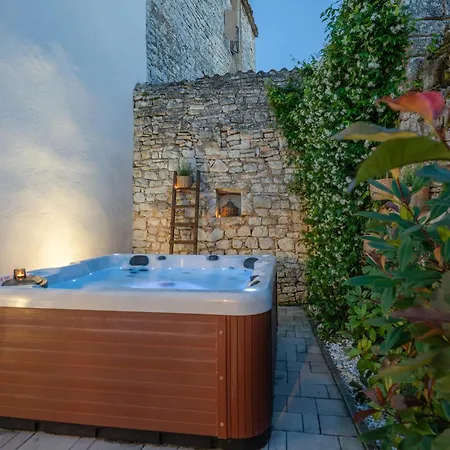Casa Mario-charming Stone House With Jacuzzi Villa